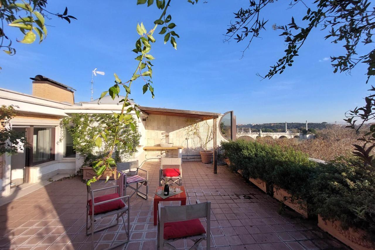 Appartement Beautiful Loft In Ponte Milvio With Terrace à Rome Extérieur photo