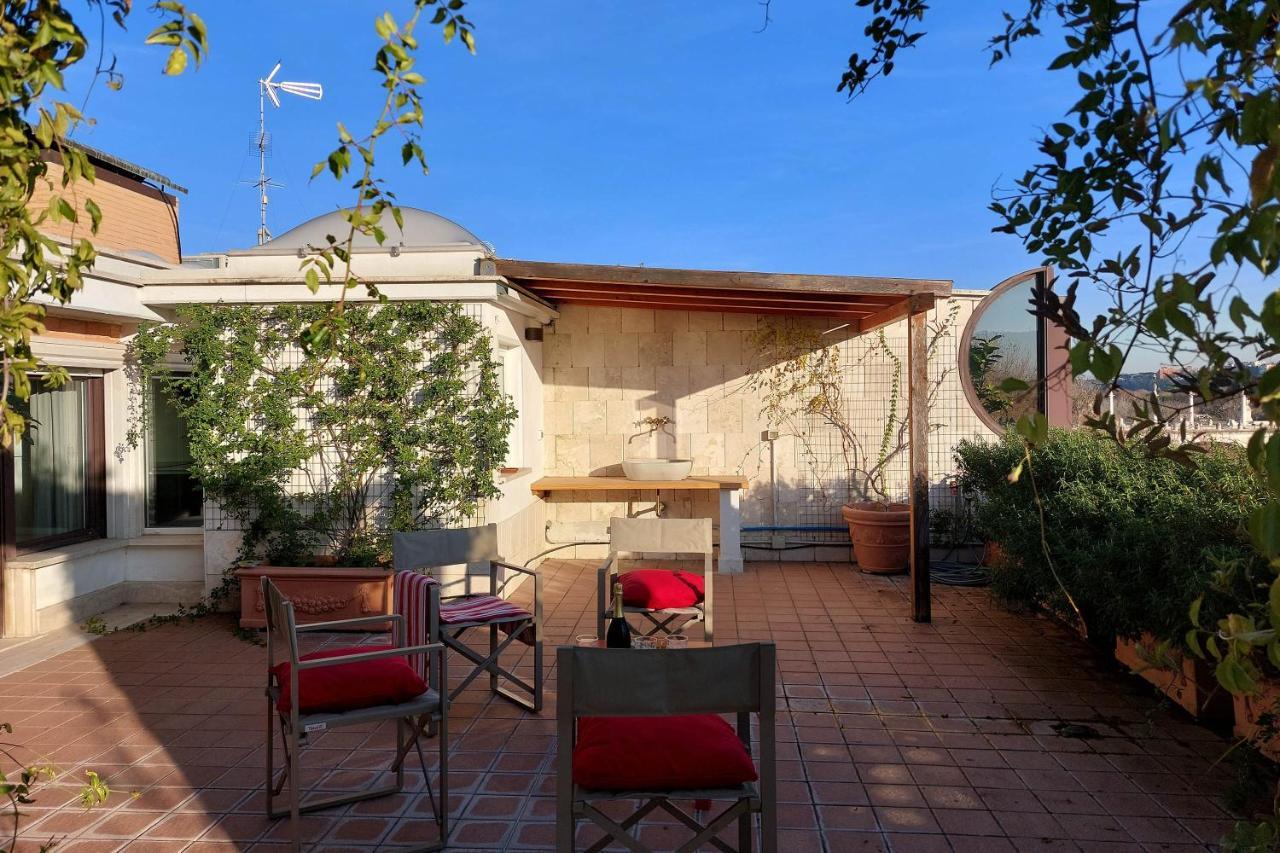 Appartement Beautiful Loft In Ponte Milvio With Terrace à Rome Extérieur photo