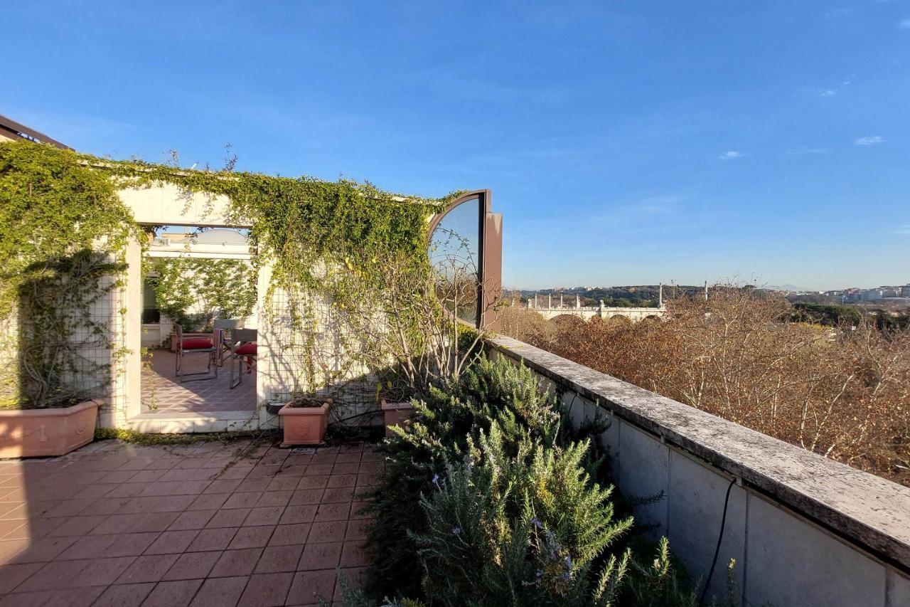 Appartement Beautiful Loft In Ponte Milvio With Terrace à Rome Extérieur photo