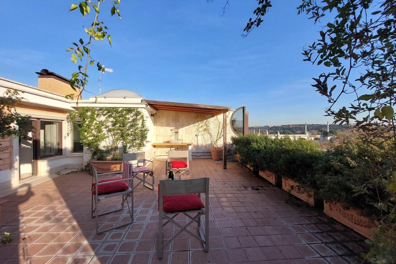 Appartement Beautiful Loft In Ponte Milvio With Terrace à Rome Extérieur photo