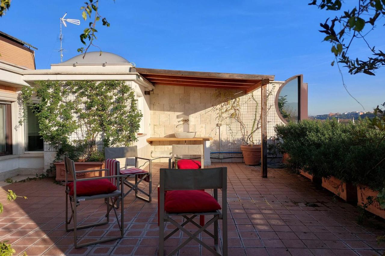 Appartement Beautiful Loft In Ponte Milvio With Terrace à Rome Extérieur photo