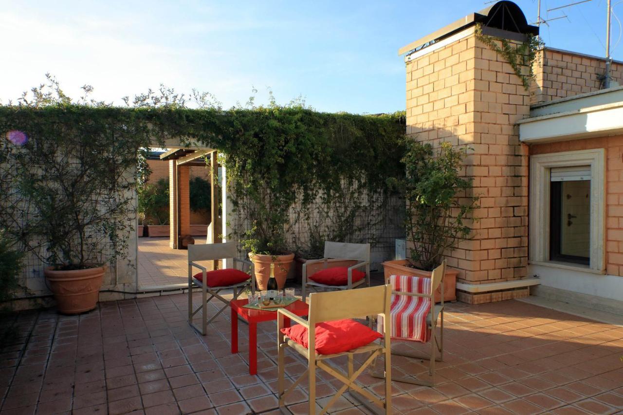 Appartement Beautiful Loft In Ponte Milvio With Terrace à Rome Extérieur photo