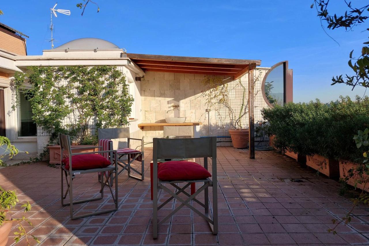 Appartement Beautiful Loft In Ponte Milvio With Terrace à Rome Extérieur photo