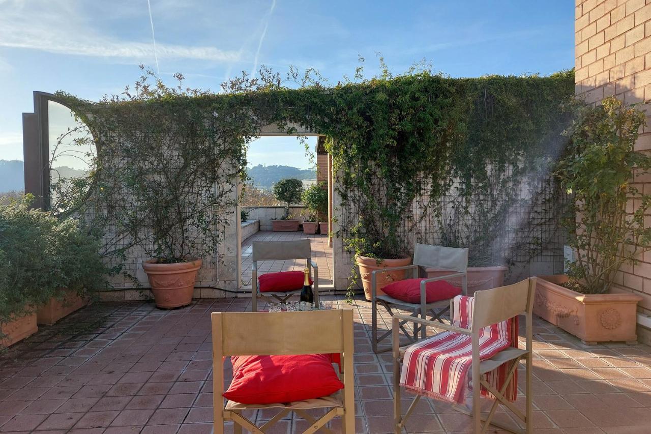 Appartement Beautiful Loft In Ponte Milvio With Terrace à Rome Extérieur photo