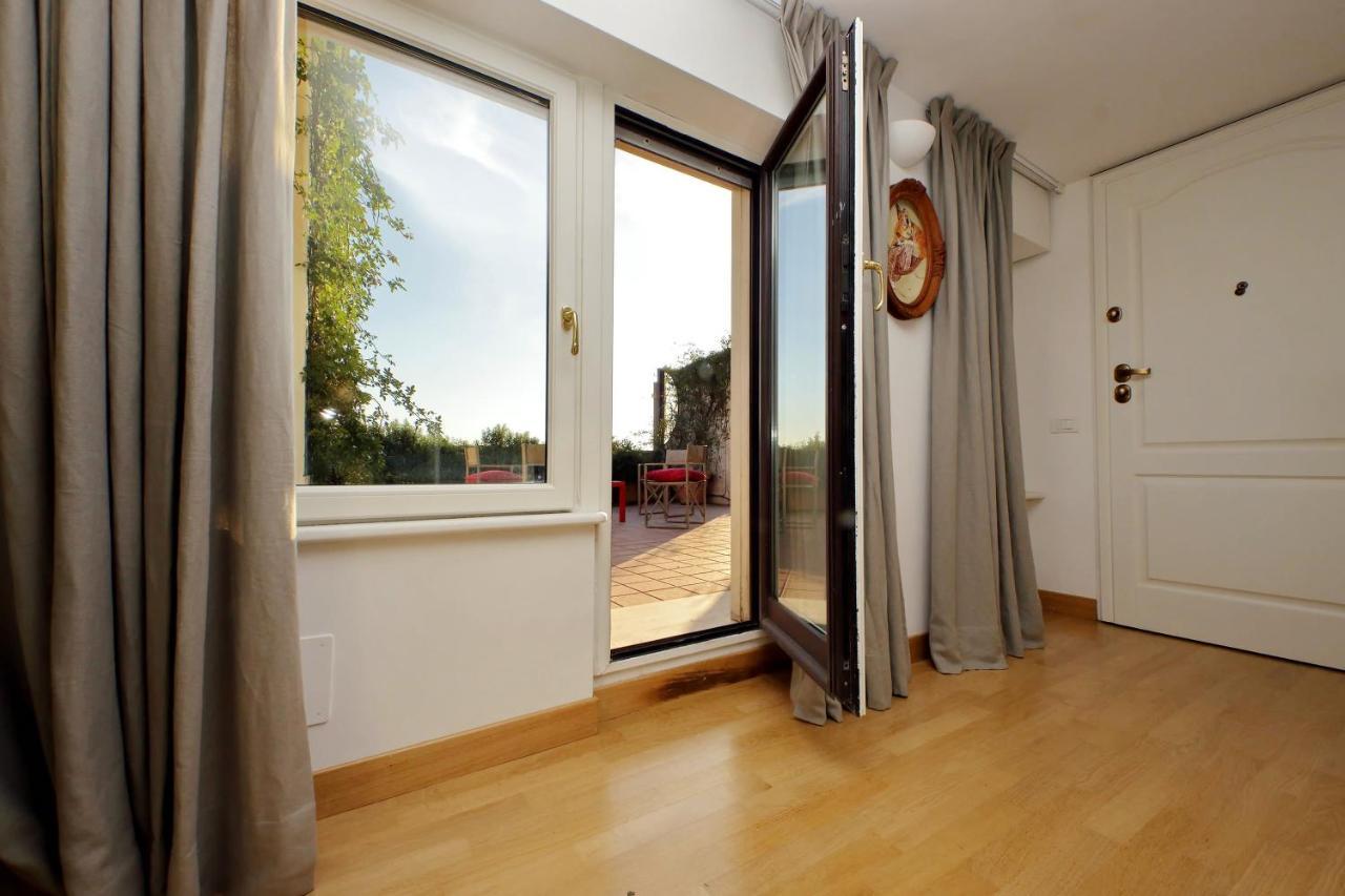 Appartement Beautiful Loft In Ponte Milvio With Terrace à Rome Extérieur photo