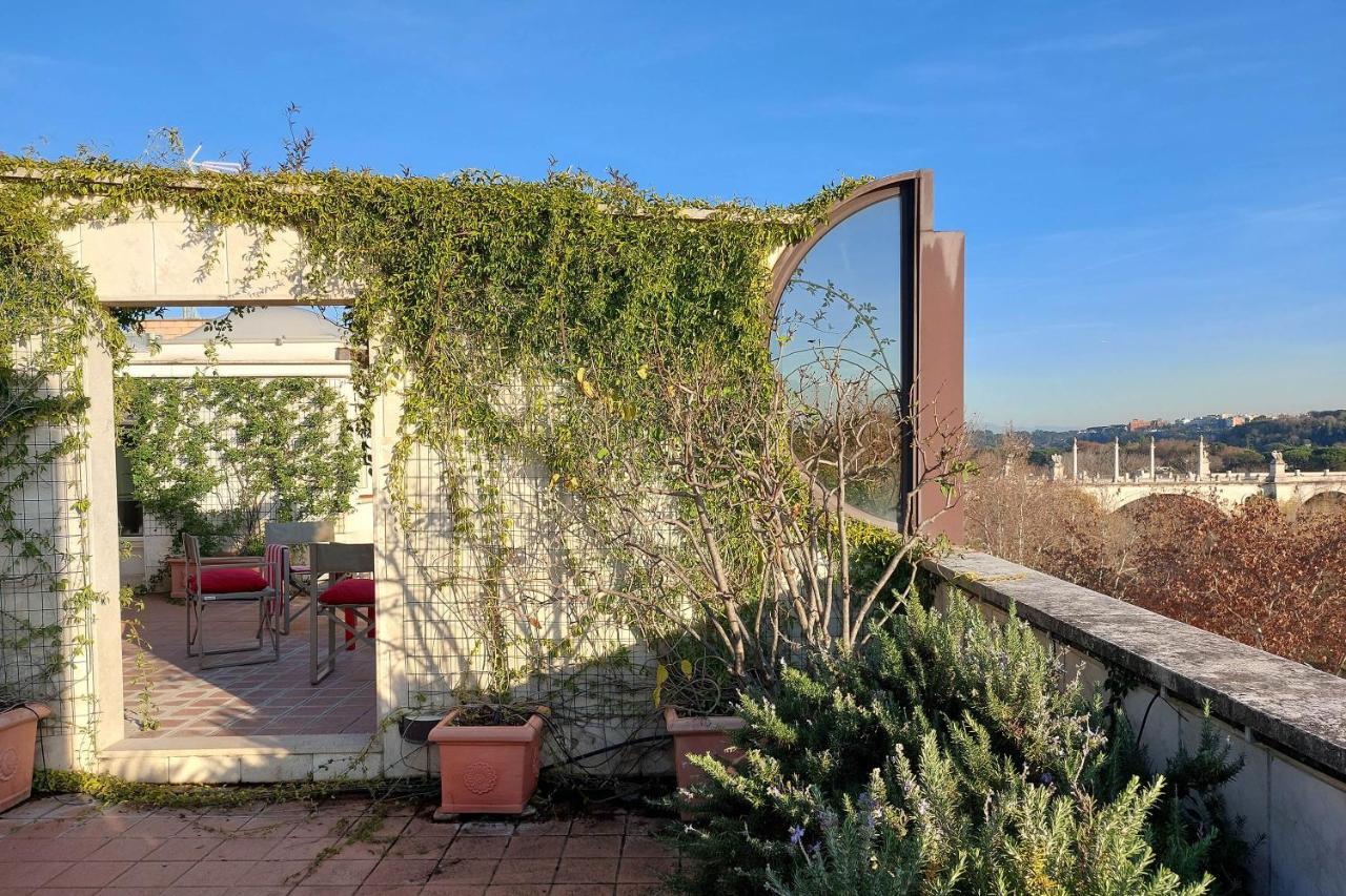 Appartement Beautiful Loft In Ponte Milvio With Terrace à Rome Extérieur photo