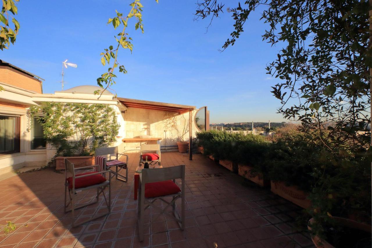 Appartement Beautiful Loft In Ponte Milvio With Terrace à Rome Extérieur photo