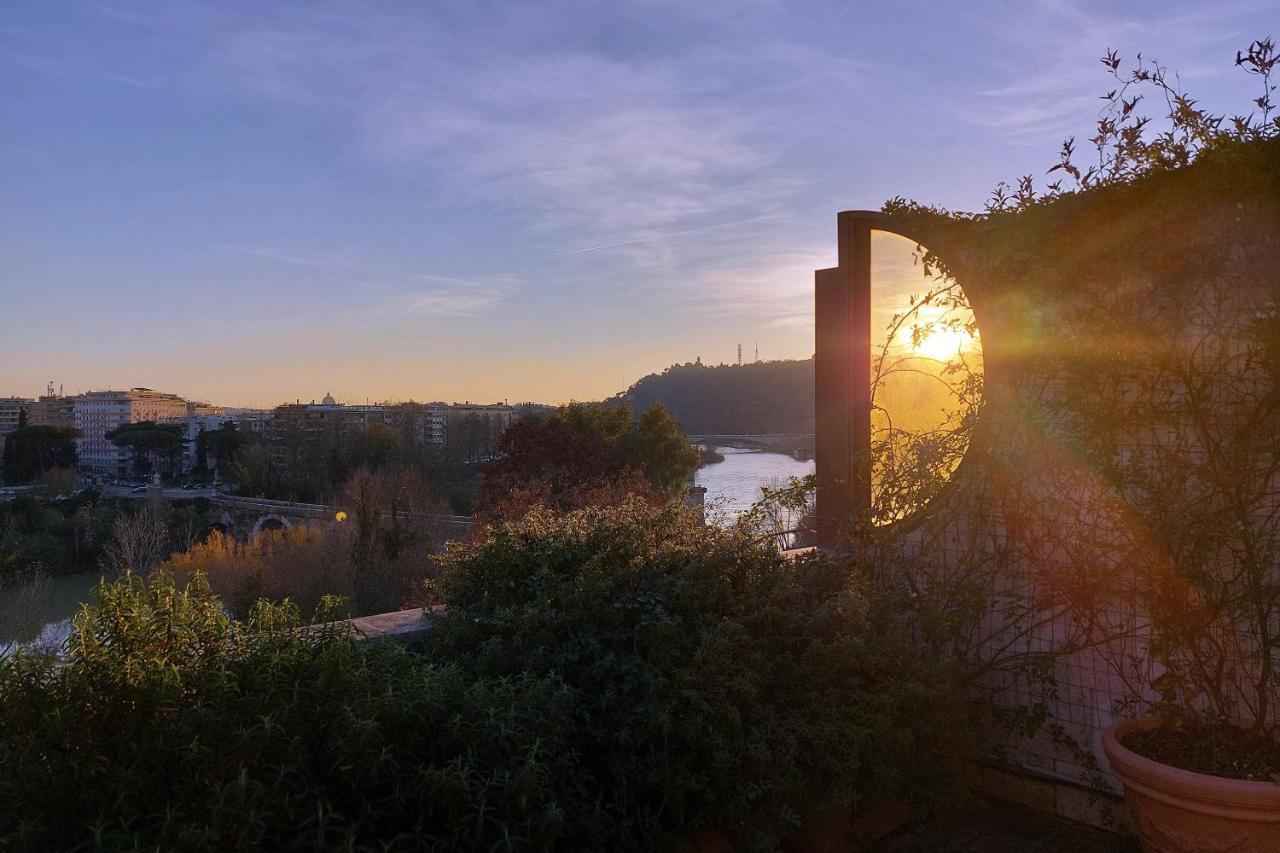 Appartement Beautiful Loft In Ponte Milvio With Terrace à Rome Extérieur photo