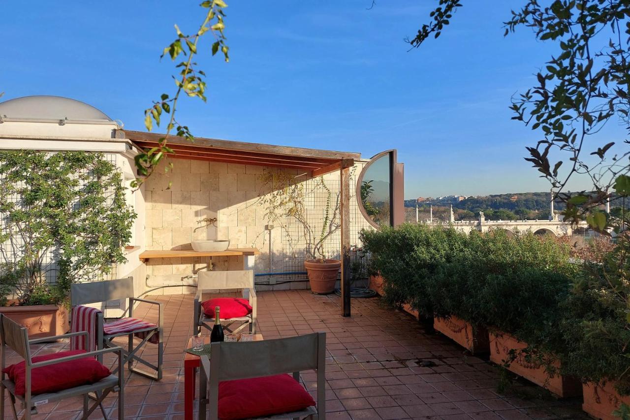 Appartement Beautiful Loft In Ponte Milvio With Terrace à Rome Extérieur photo